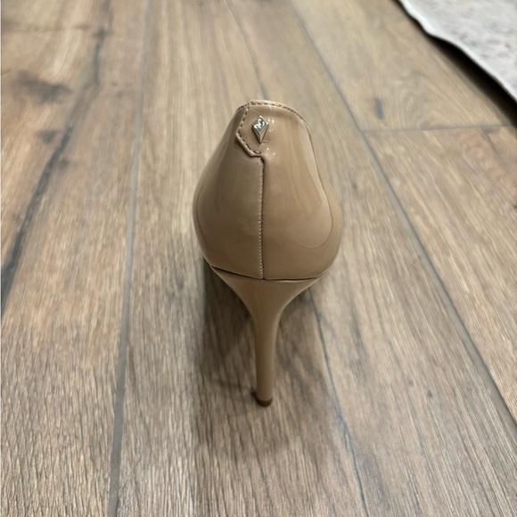 Sam Edelman Nude Heels - Picture 6 of 7